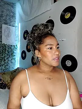 medusafox  online show from April 7, 3:40 am