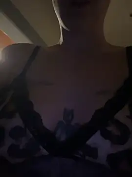 Snapshot of neraxx_ chatting on March 13, 7:31 pm neraxx online show from March 13, 7:31 pm