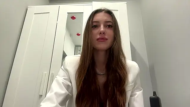 selena favn online show from March 19, 1:09 am