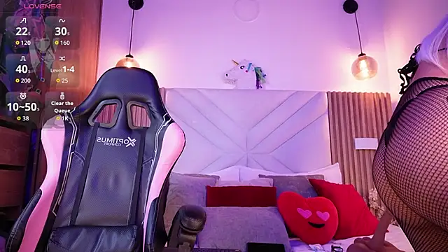 Snapshot of Shiori_hime chatting on March 1, 4:53 pm Shiori hime online show from March 1, 4:53 pm