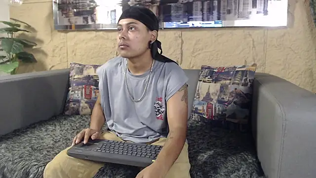 Noha  scott online show from March 3, 2:12 pm