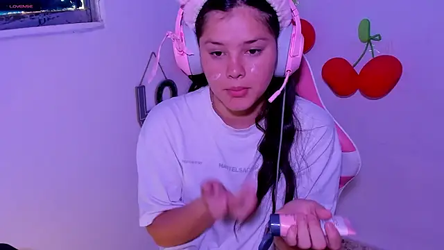 trianna sweet online show from April 8, 3:12 pm