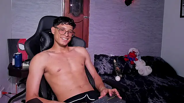 Snapshot of ban_sonder chatting on February 25, 2:32 am ban sonder online show from February 25, 2:32 am