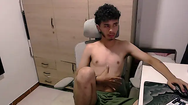 axeldarkk online show from March 6, 7:10 pm