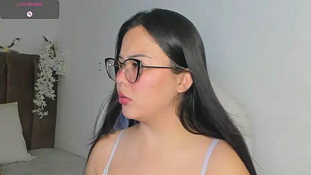 Snapshot of Annye01_ chatting on May 20, 2:45 pm Annye01 online show from May 20, 2:45 pm