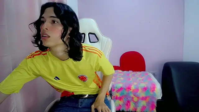 Snapshot of Larry_craft chatting on February 24, 9:46 pm Larry craft online show from February 24, 9:46 pm