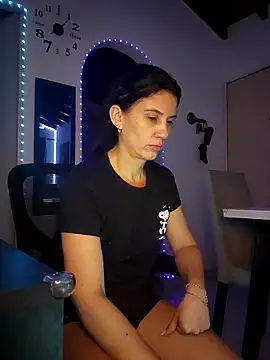 Snapshot of sashaaqueen chatting on March 2, 12:57 am sashaaqueen online show from March 2, 12:57 am