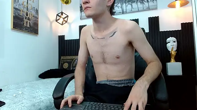Snapshot of trevor_mob chatting on June 27, 5:40 pm trevor mob online show from June 27, 5:40 pm
