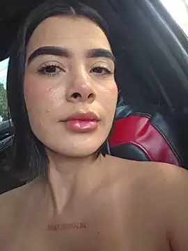 Snapshot of Sweetnahoxxx chatting on February 26, 9:36 pm Sweetnahoxxx online show from February 26, 9:36 pm