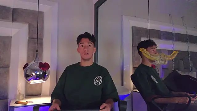 Austin Reedss online show from April 12, 12:21 pm