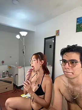 Mia-Valeria- online show from May 9, 10:15 pm