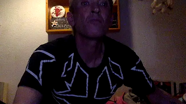 Snapshot of LaBelloMark507 chatting on March 5, 2:29 am LaBelloMark507 online show from March 5, 2:29 am