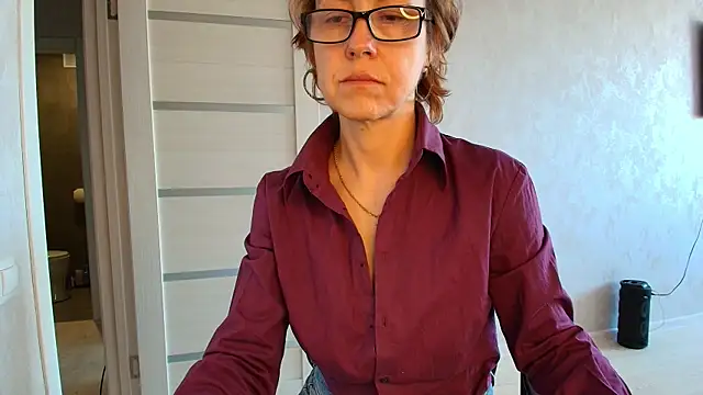 LioraWeiss online show from May 5, 7:16 am
