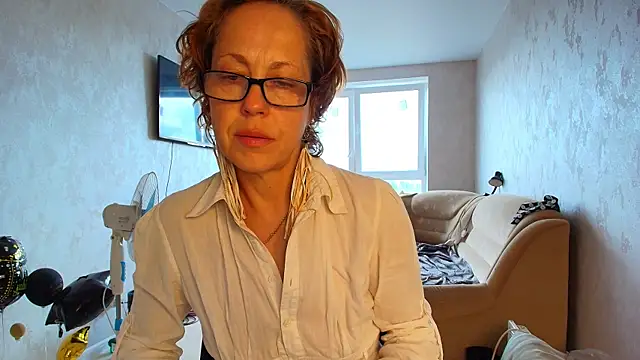 LioraWeiss online show from May 27, 9:17 am