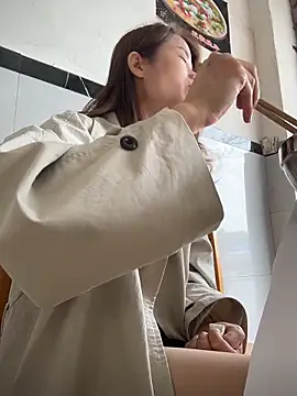 Mia-lp online show from April 15, 3:35 am