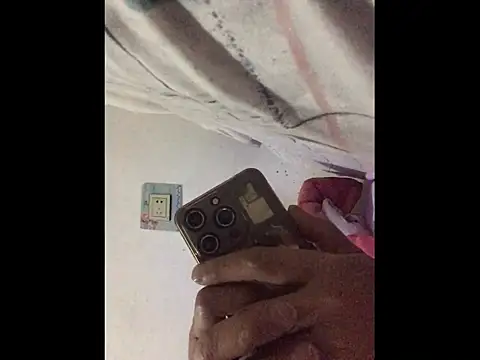 Snapshot of yaocaobi8 chatting on March 31, 1:22 pm yaocaobi8 online show from March 31, 1:22 pm