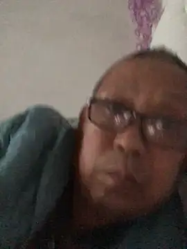 Snapshot of yaocaobi8 chatting on April 8, 10:04 am yaocaobi8 online show from April 8, 10:04 am