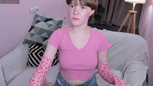  DreamLuna1  online show from April 8, 9:53 am