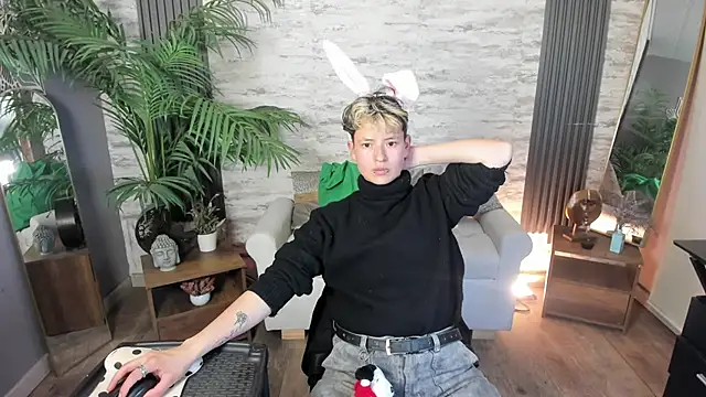 RedHood 1 online show from March 26, 5:13 am