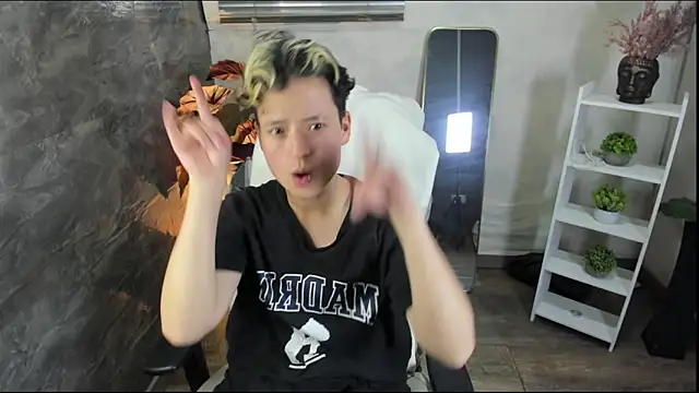 RedHood 1 online show from April 8, 4:01 am