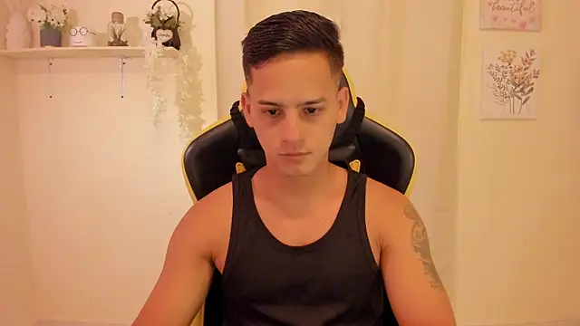 sexy andres01 online show from March 1, 1:35 pm