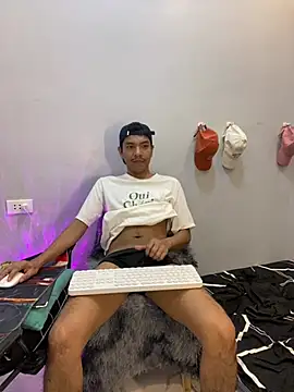 Snapshot of asian_darlingcummersxXx chatting on April 6, 10:54 pm asian darlingcummersxXx online show from April 6, 10:54 pm