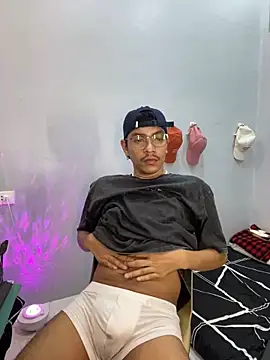 Snapshot of asian_darlingcummersxXx chatting on April 11, 3:11 am asian darlingcummersxXx online show from April 11, 3:11 am