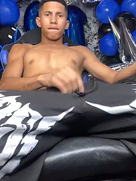 Snapshot of Joel_hot1 chatting on February 25, 7:34 pm Joel hot1 online show from February 25, 7:34 pm