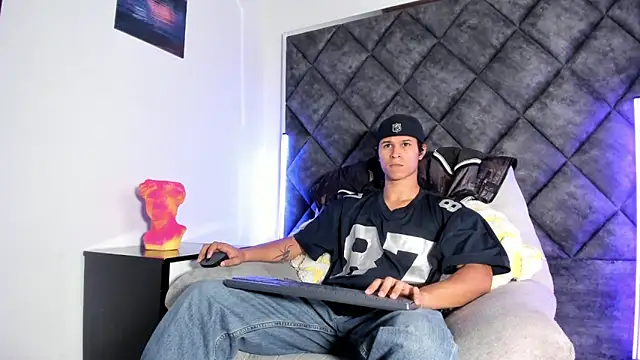 TonyBenedetti online show from March 20, 10:42 am