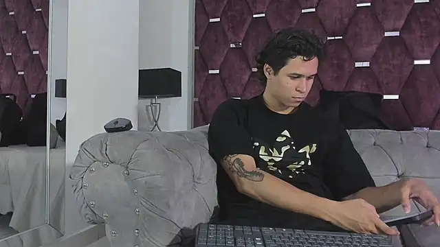 TonyBenedetti online show from July 21, 8:33 pm