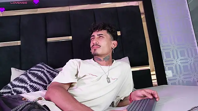 Snapshot of Dark_Eros_ chatting on March 7, 8:17 pm Dark Eros online show from March 7, 8:17 pm