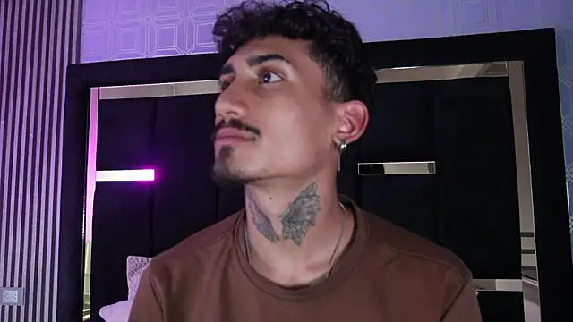 Snapshot of Dark_Eros_ chatting on March 13, 7:31 pm Dark Eros online show from March 13, 7:31 pm