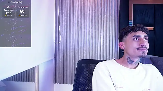 Snapshot of Dark_Eros_ chatting on April 15, 4:08 am Dark Eros online show from April 15, 4:08 am