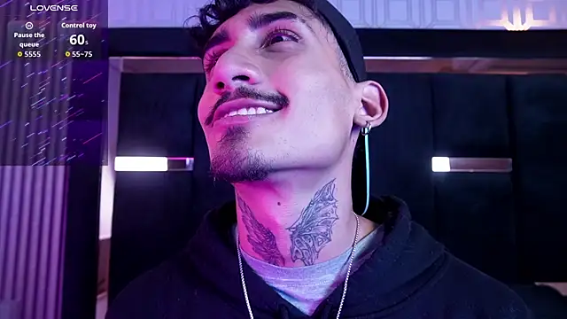 Snapshot of Dark_Eros_ chatting on April 16, 3:40 am Dark Eros online show from April 16, 3:40 am