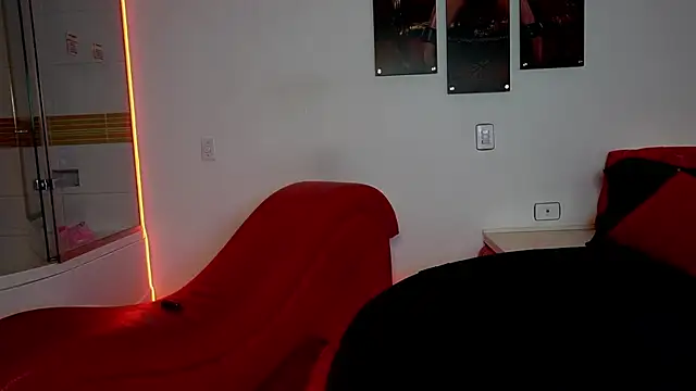 Snapshot of Petitte_Mussa chatting on April 14, 7:25 am Petitte Mussa online show from April 14, 7:25 am