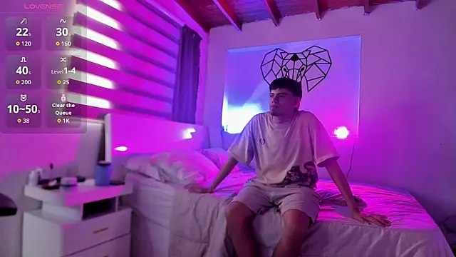 Snapshot of 3kings_live chatting on February 24, 8:51 pm 3kings live online show from February 24, 8:51 pm