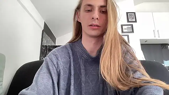 Snapshot of mi_chyort chatting on February 25, 11:09 am mi chyort online show from February 25, 11:09 am