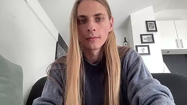 Snapshot of mi_chyort chatting on February 26, 11:20 am mi chyort online show from February 26, 11:20 am