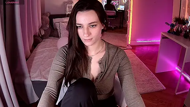 Snapshot of Vivian_Wee chatting on March 1, 9:50 pm Vivian Wee online show from March 1, 9:50 pm