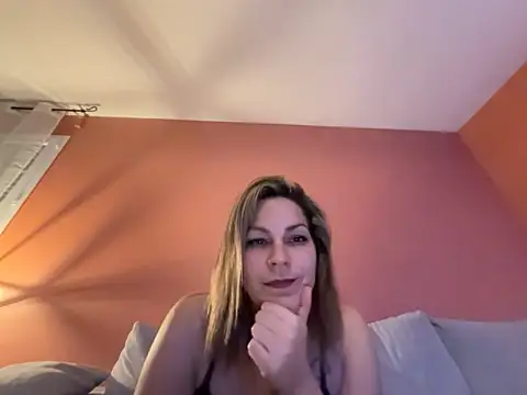 Snapshot of DarkEmy chatting on February 26, 11:37 pm DarkEmy online show from February 26, 11:37 pm