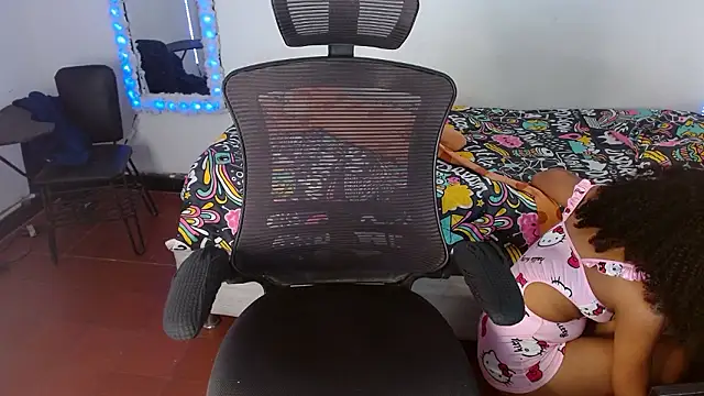 Skinny  hott online show from February 28, 1:45 pm