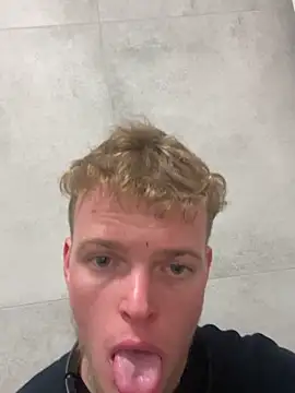 Dencchikk22 online show from May 3, 12:11 pm