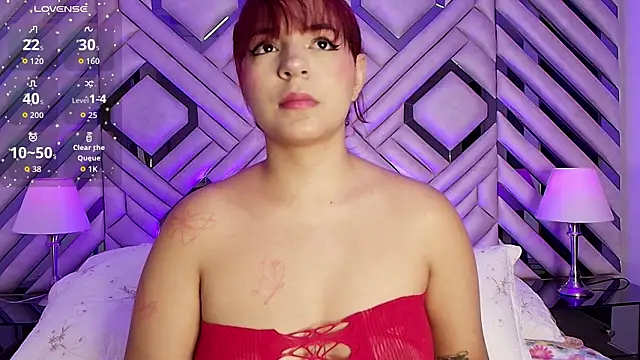 Snapshot of LyaDurand chatting on February 28, 3:29 am LyaDurand online show from February 28, 3:29 am