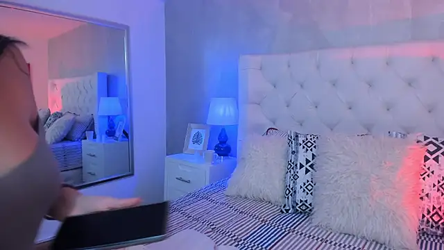 Ivi jones  online show from April 2, 8:06 pm