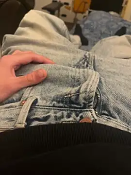 andri020292 online show from February 24, 9:24 pm