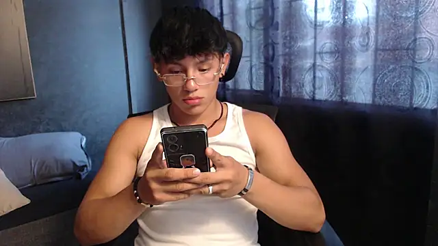 clark ken01 online show from April 9, 8:58 pm