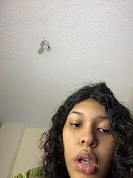 Sophiemoo  online show from June 3, 12:41 pm