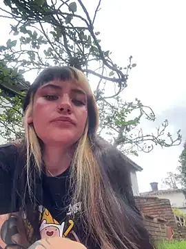 Snapshot of Sara_92 chatting on March 3, 5:52 pm Sara 92 online show from March 3, 5:52 pm