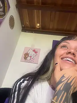 Snapshot of Sara_92 chatting on July 20, 6:32 pm Sara 92 online show from July 20, 6:32 pm