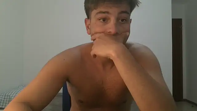 Snapshot of Loned1ck chatting on May 10, 10:37 pm Loned1ck online show from May 10, 10:37 pm